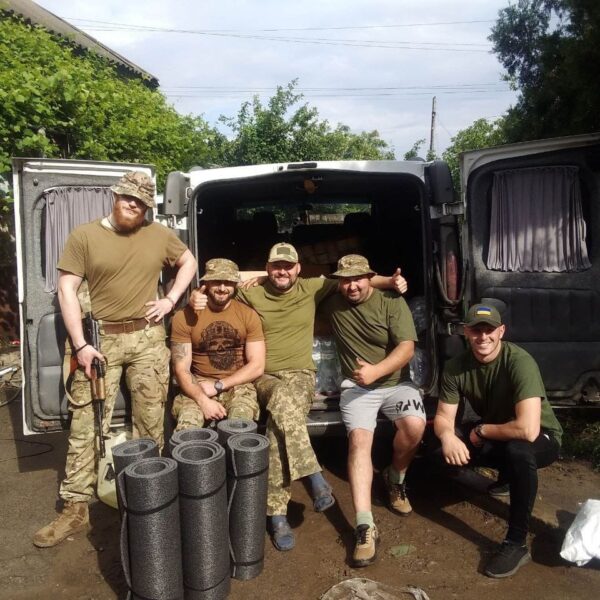 Волонтери фонду доставили на передову необхідні речі та засоби для наших бійців