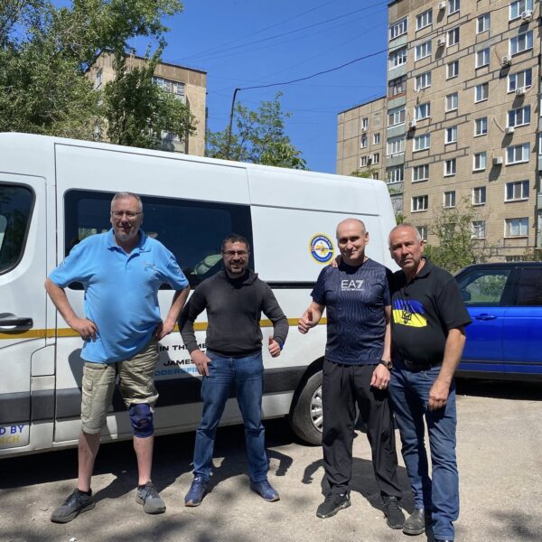 Наші волонтери разом із британськими партнерами доставили все необхідне для осіб, які покинули свої домівки через війну