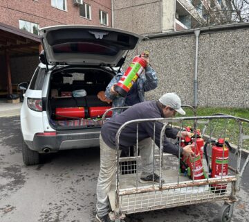 Передали медзакладу для поранених захисників засоби пожежогасіння
